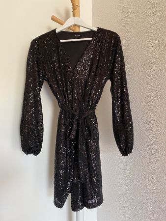 Boohoo Paillettenkleid