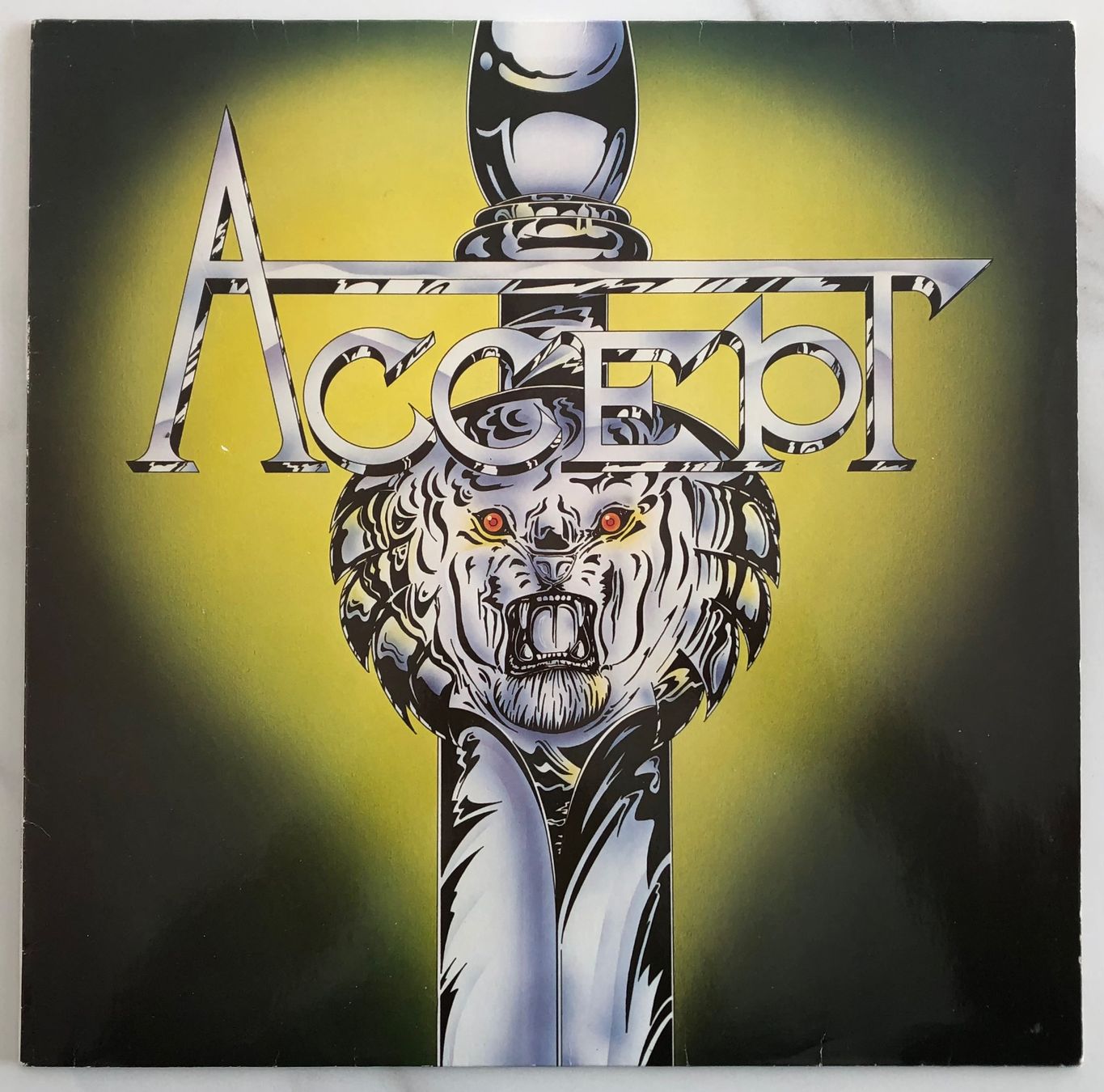 Vinyles: ACCEPT - ACCEPT – D'occasion à Poliez-Pittet par Newtown-Records