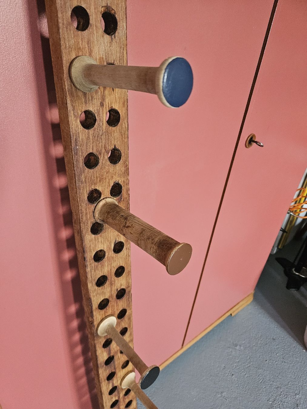 Articoli in legno: Geraderobe Organizer Vintage Look – Usato da Riedt b. Erlen venduto da bluerunner 3