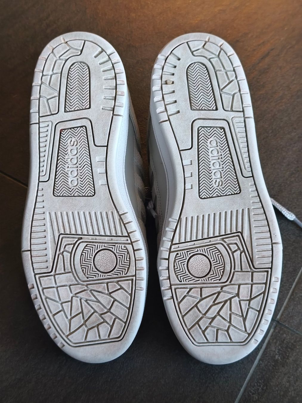 Adidas Herrenschuhe: Sneakers Adidas - Grösse 39.5 – Gebraucht aus Jegenstorf von Juchlistock 7