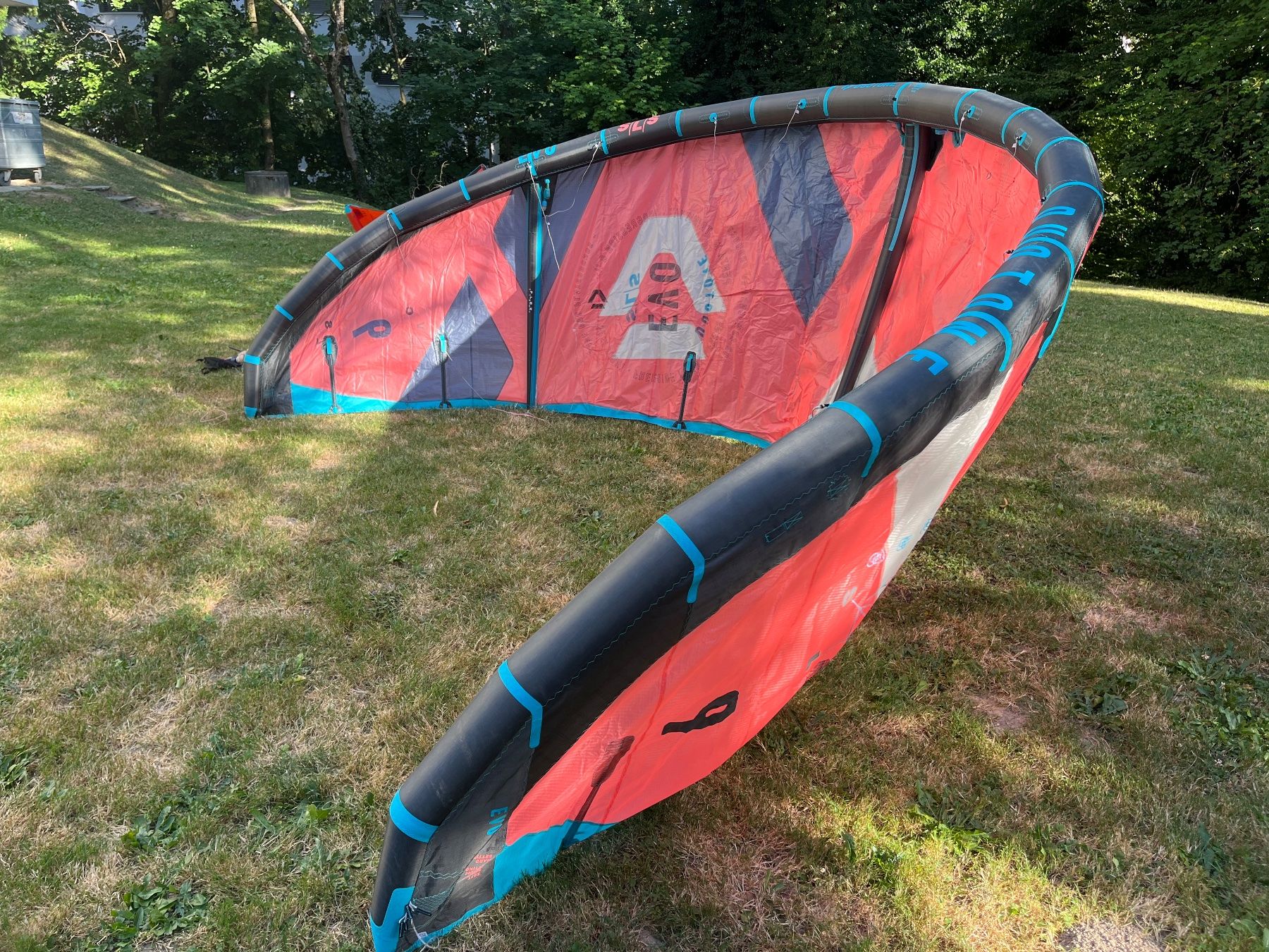Duotone Aquilone: Pack Kitesurf Duotone EVO SLS 9m 11m + trust barre – Usato da Nyon venduto da rob_pl6l 5