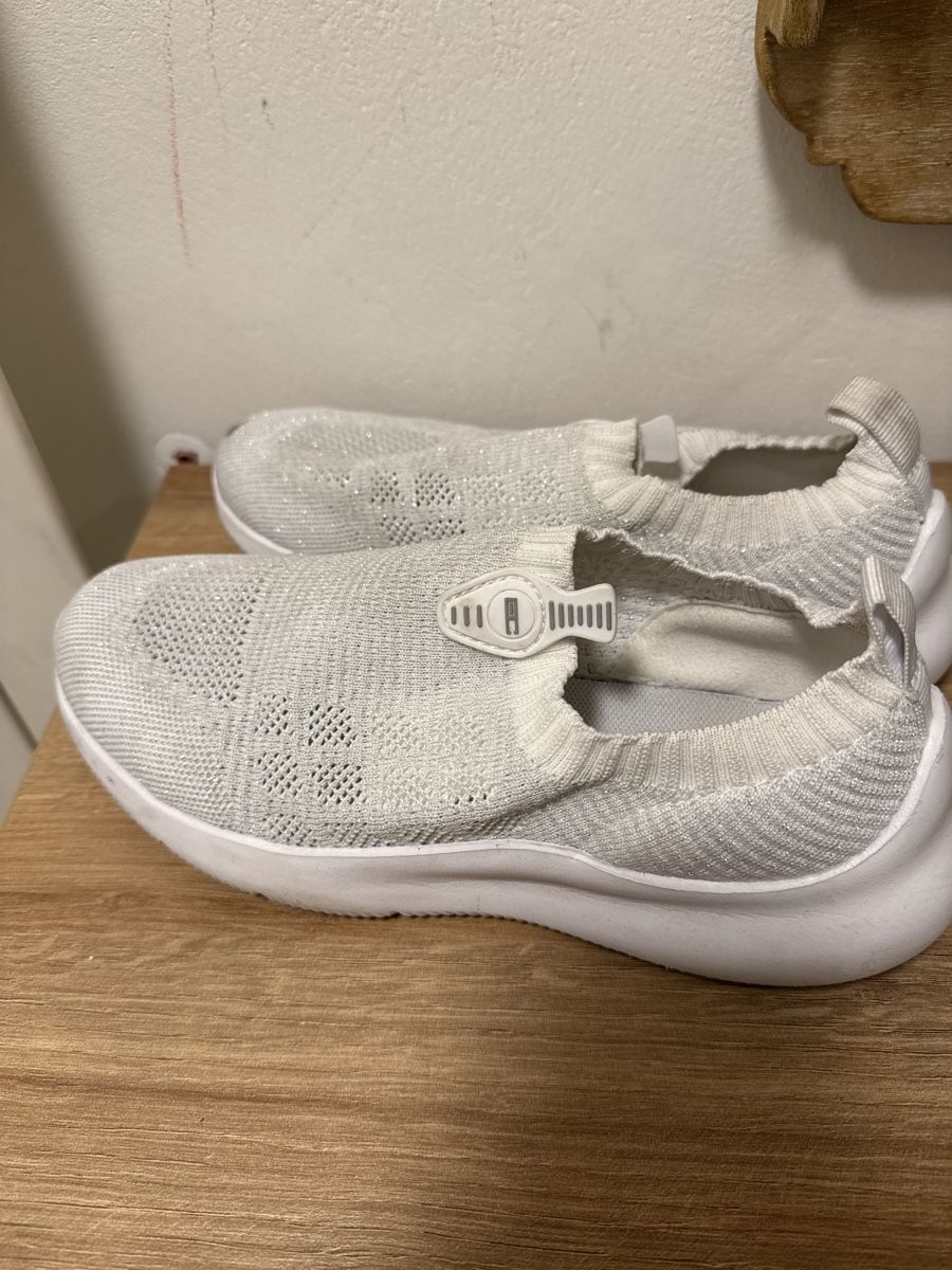 Damenschuhe: Silberne Sommer-Sneakers, Grösse 38 – Gebraucht aus Zürich von bia_6kmj 1