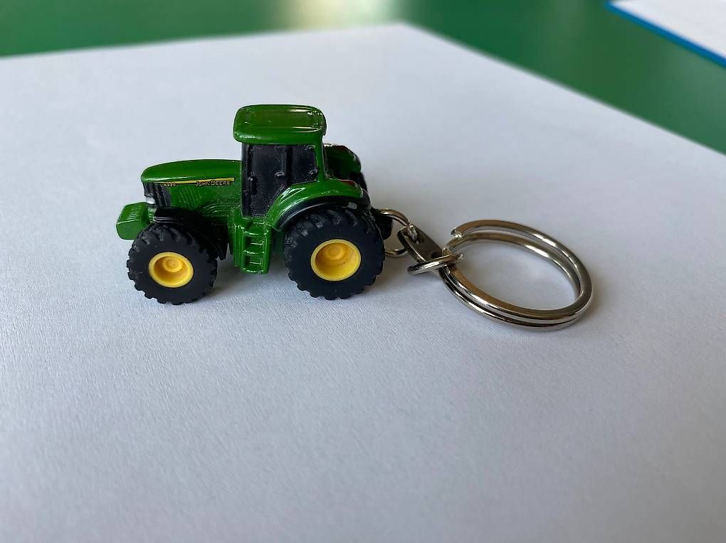 Portachiavi: Brudertraktor Schlüsselanhänger  – Usato da Brugg AG venduto da FlowerStreet
