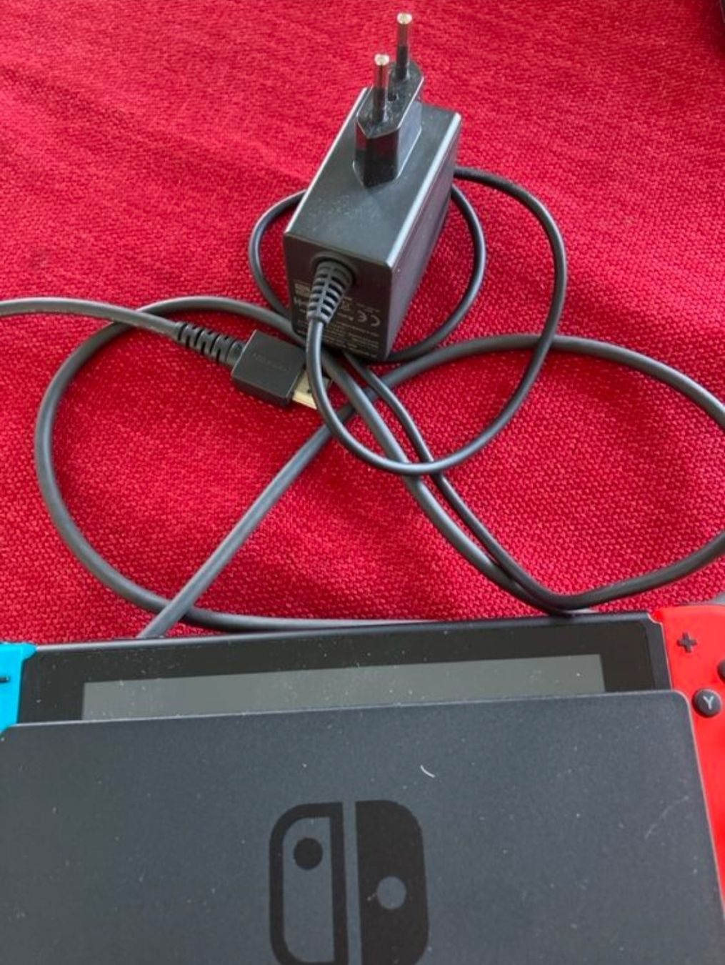 Nintendo Console: Nintendo Switch – Rote/Blaue Joy-Cons + Game+Etui – Nuovo (secondo la descrizione) da Zuchwil venduto da Lea007 1