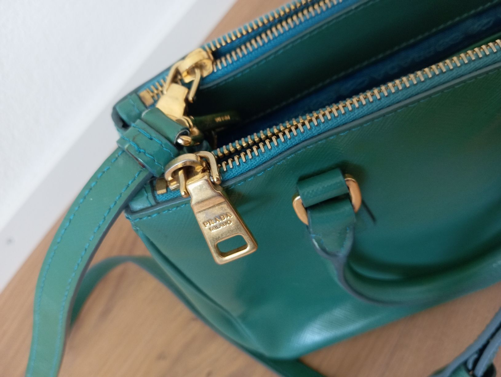 Prada Borse da donna: Prada Saffiano klein Handtasche, smaragdgrün – Usato da Romanshorn venduto da mololo 5