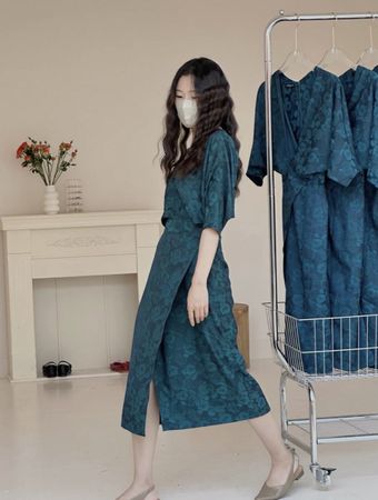 Dress floral print dark teal size S new with tag 