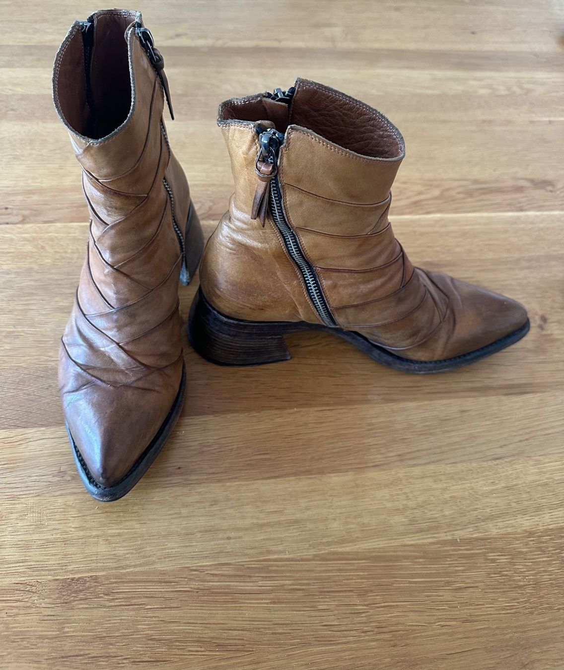 Scarpe da donna: Silvano Sassetti Stiefelette Gr 39 beige – Usato da Hindelbank venduto da Surlie 1
