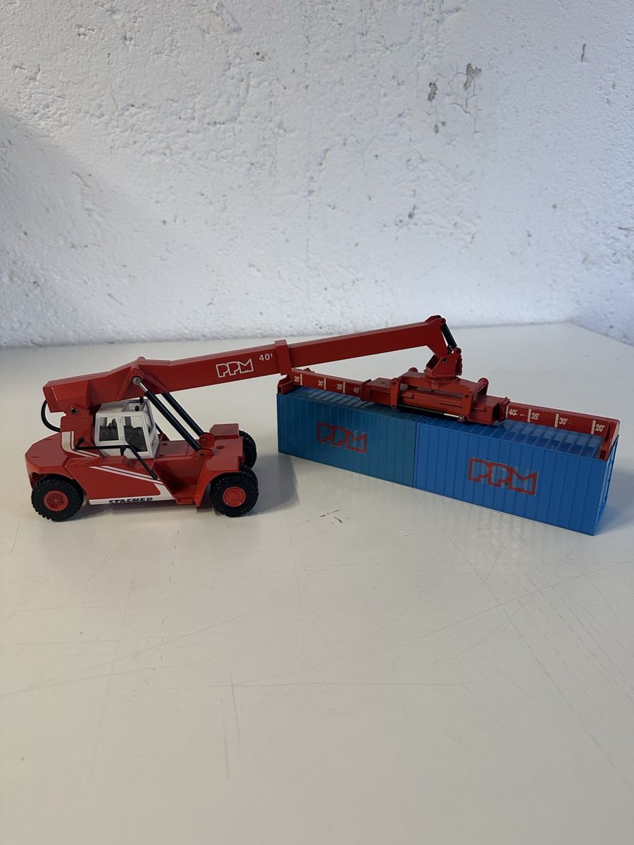 Joal Kit di modellismo & Modellini statici: Joal PPM Super Stacker 40t 1:50 mit Container – Usato da Zetzwil venduto da ZB05 4