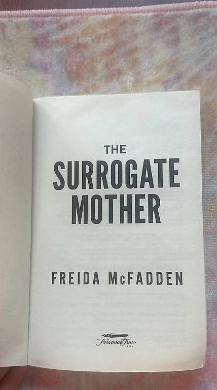 Libri: The Surrogate Mother, Freida McFadden – Usato da Bellinzona venduto da nan_89sf 2