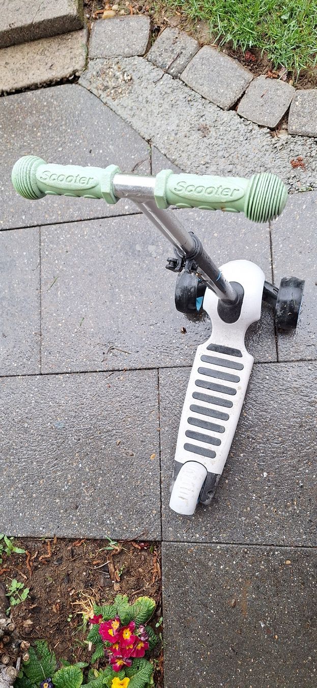 Kickboard: Globber Scooter dreirädrig – Usato da Eggiwil venduto da KIMBALI01 1
