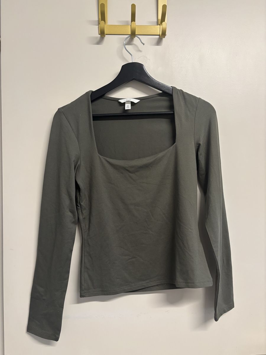 Maglioni & Felpe: H&M Top mit eckigem Ausschnitt – Nuovo (secondo la descrizione) da Bern venduto da lek_flt9