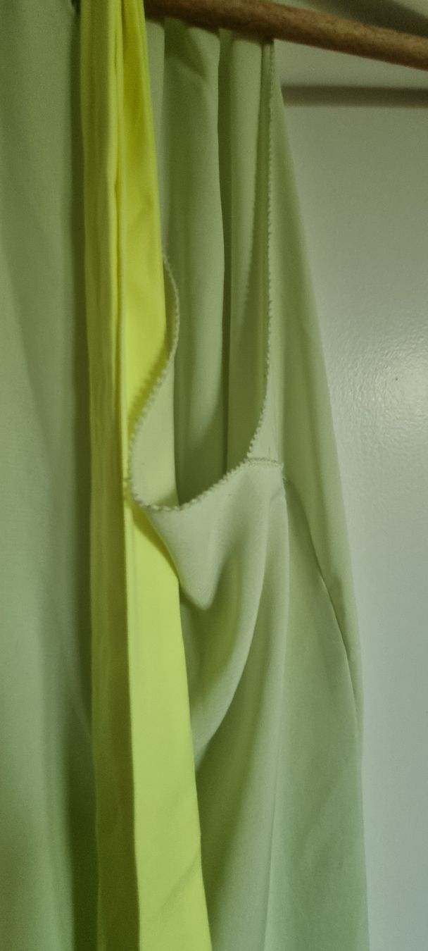 Tops: Grüner Neckholder – D'occasion à Zürich par pgpgpgpg 3