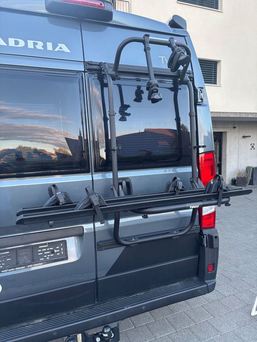 Balken: Thule Elite Van XT schwarz – Gebraucht aus Rapperswil BE von Rappsiger