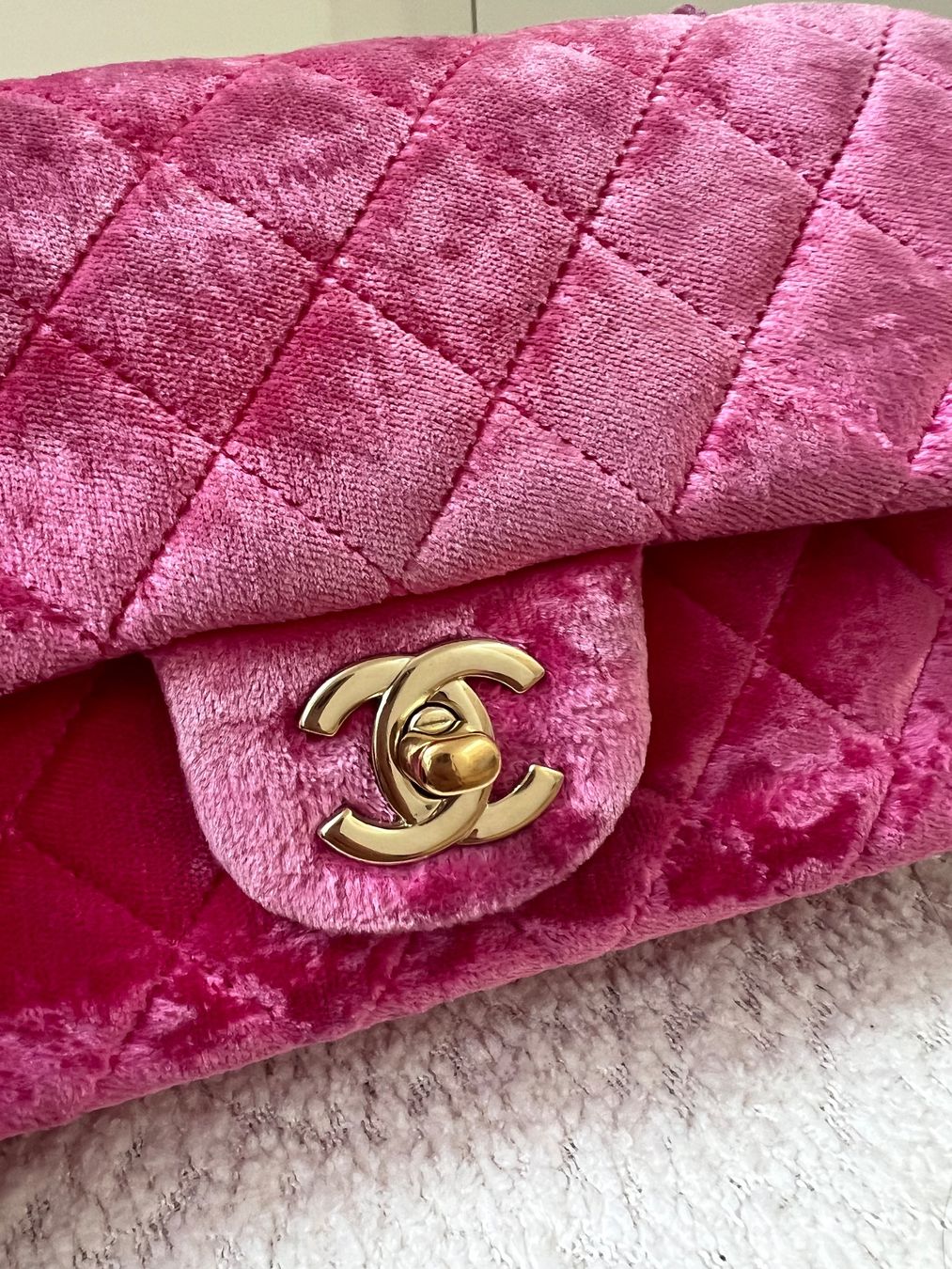 Chanel Borse da donna: Chanel sac à main en velours – Usato da Lutry venduto da roxypoxy 9
