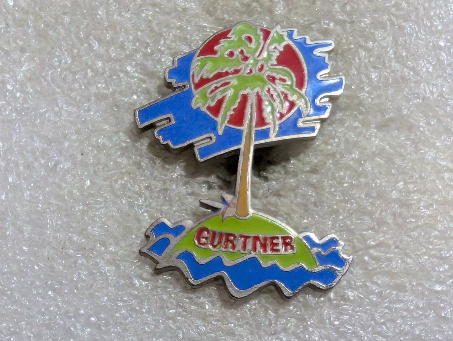 Plaketten & Abzeichen: Ansteckpin 125: Gurtner – Gebraucht aus Oppligen von Pin-Fall-Shop