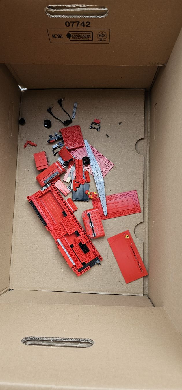 Lego Kit di costruzioni: Lego Ferrari bausatz – Usato da Ferden venduto da jemyce 1