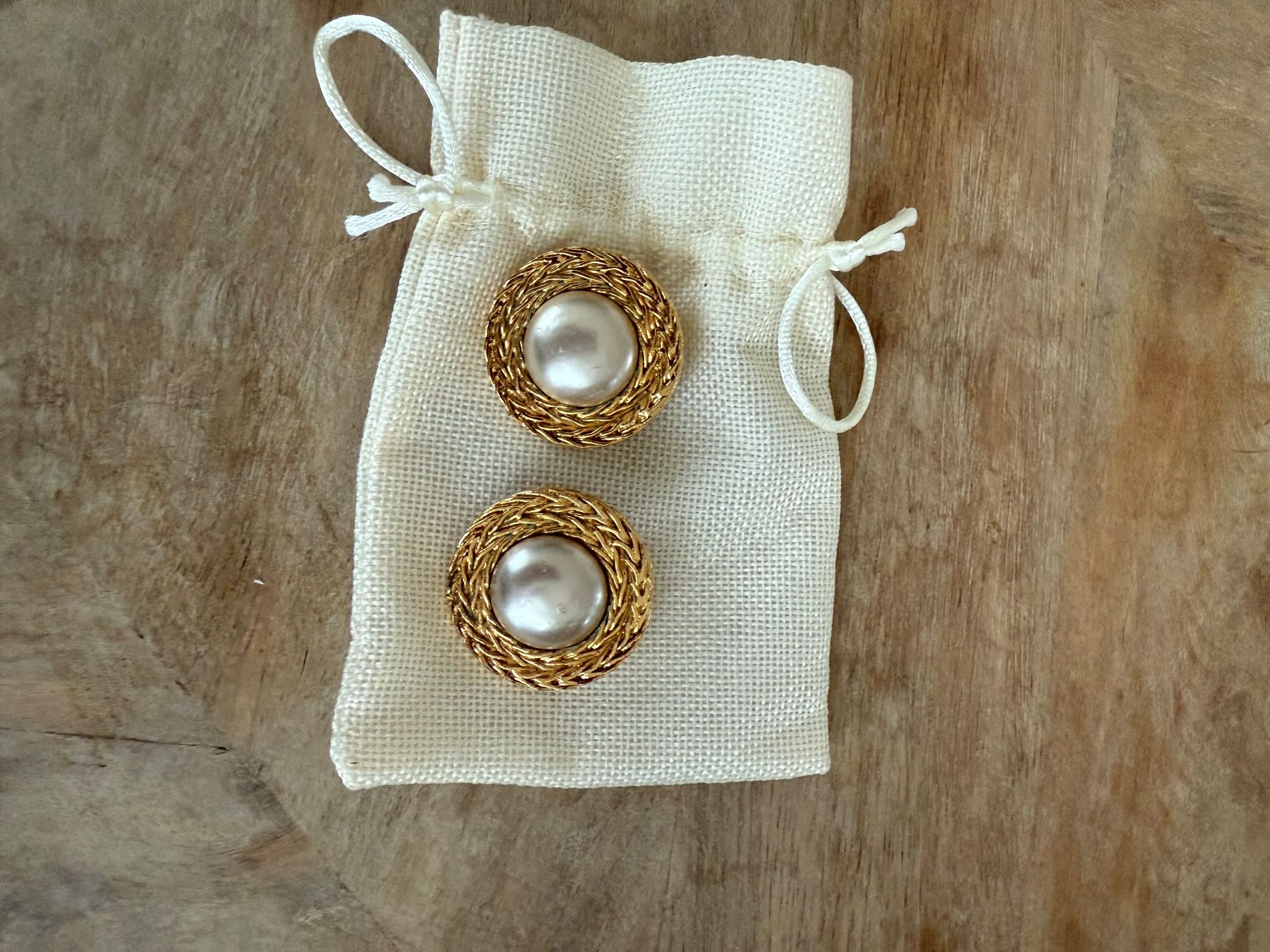 Chanel Ohrringe & -stecker: Chanel Vintage Ohrringe – Gebraucht aus Pfäffikon SZ von Marva 2