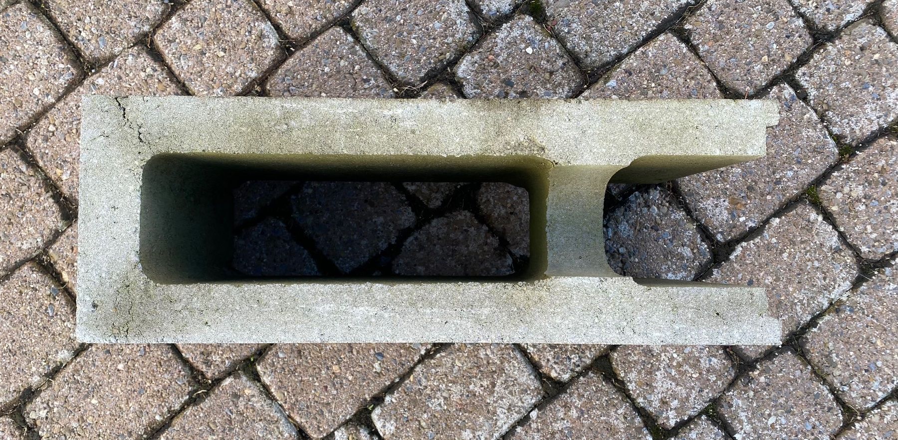 Baustoffe: Betonschalungsstein – Neu (gemäss Beschreibung) aus Balsthal von  3