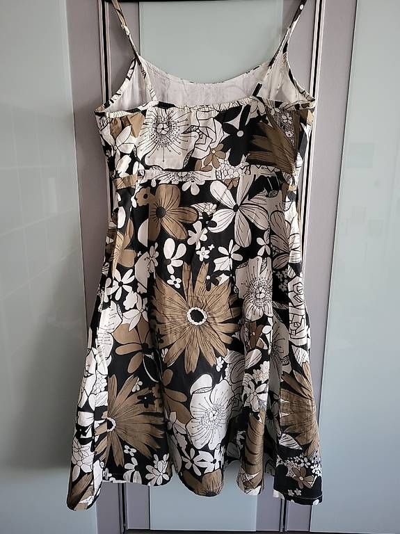 Kleider: Kleid Blumen – Neu und originalverpackt aus Effretikon von Zebra37 2