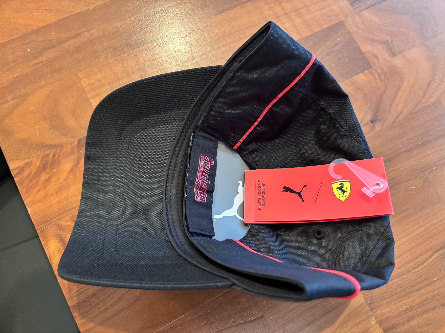Puma Altro in  Abbigliamento & Accessori: Puma Ferrari Kappe schwarz mit Etikett – Nuovo e nell'imballaggio originale da Zürich venduto da engebrunau 1