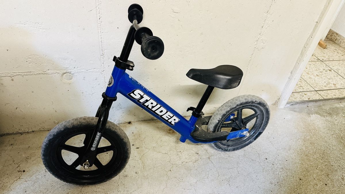 Fahrzeuge für Kinder: Strider Balance Bike Blue Used – Gebraucht aus Uitikon Waldegg von tdgg