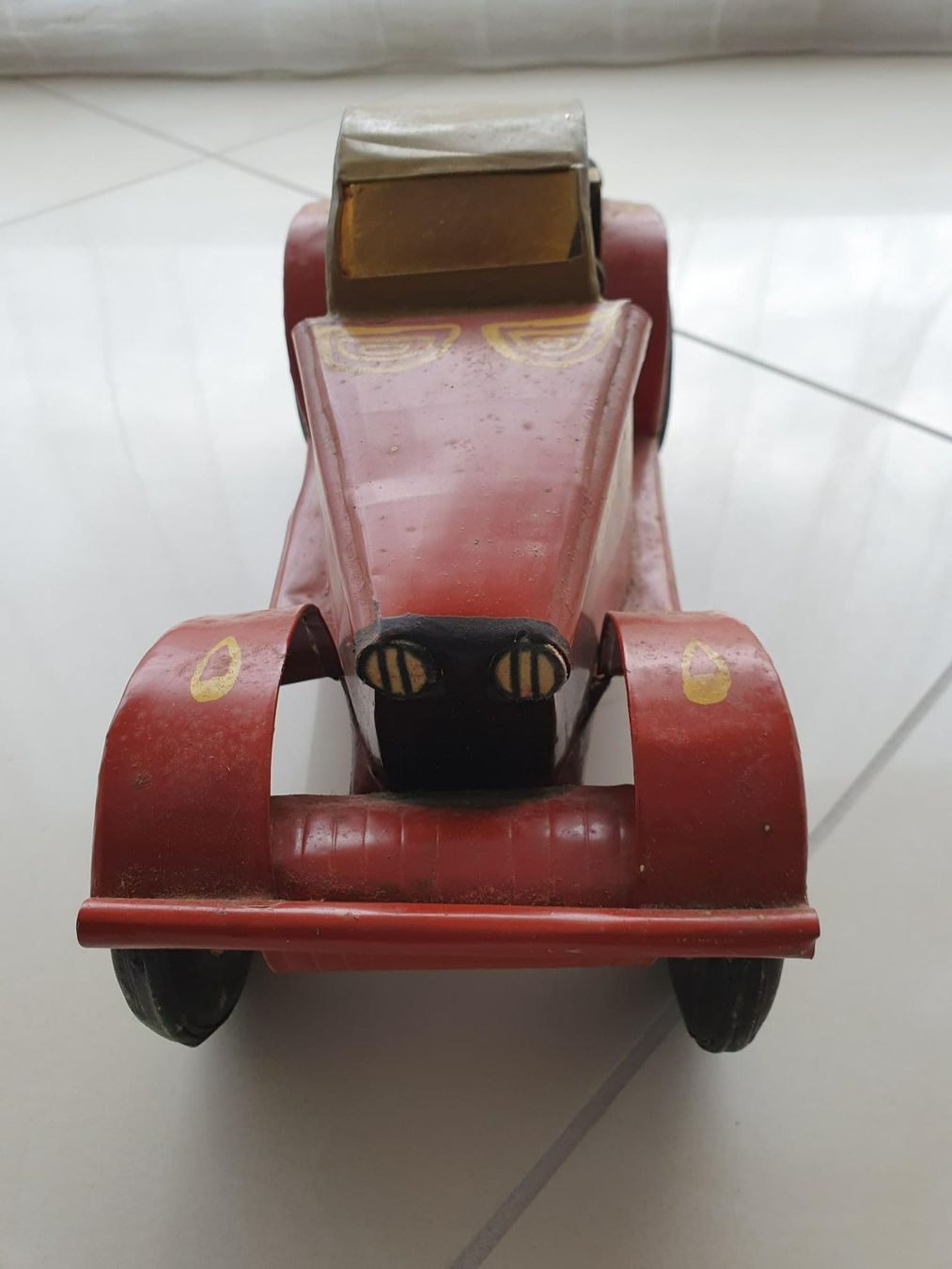 Alle Dekorationen: Vintage Blechauto aus Madagaskar – Gebraucht aus Widen von dem_tdb9 2