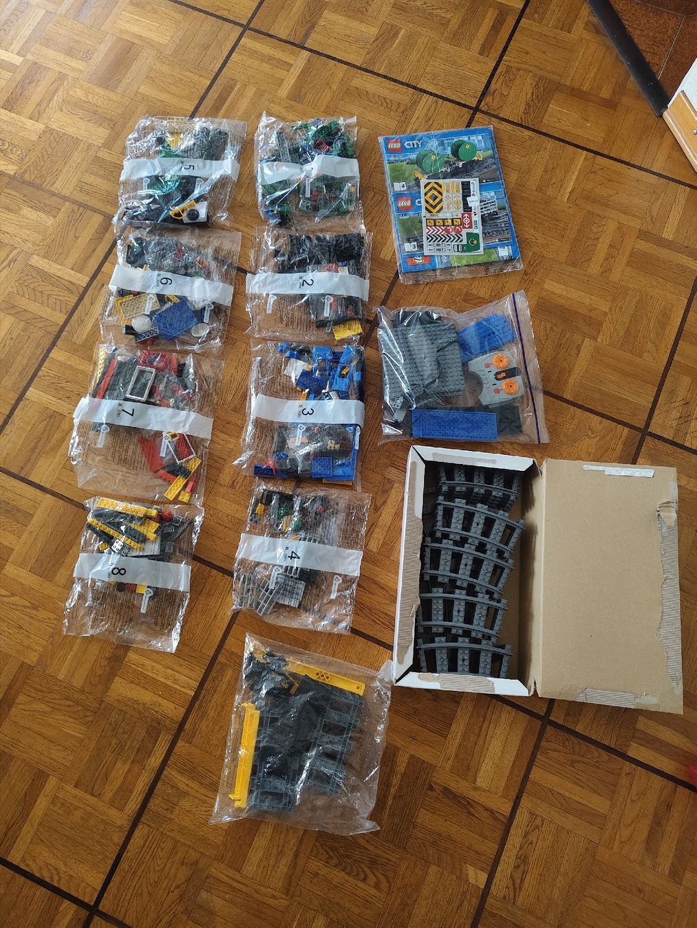Lego Kit di costruzioni: Lego City 60052: Cargo Train – Usato da Chambésy venduto da Clocloxxx 4