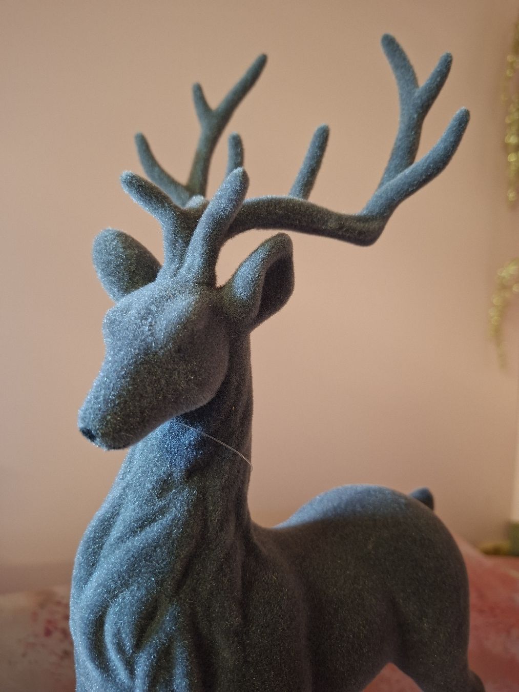 Tutte le decorazioni: neu: Dekofigur Hirsch beflockt grau 37cm – Nuovo e nell'imballaggio originale da Nassen venduto da verrueckt 2