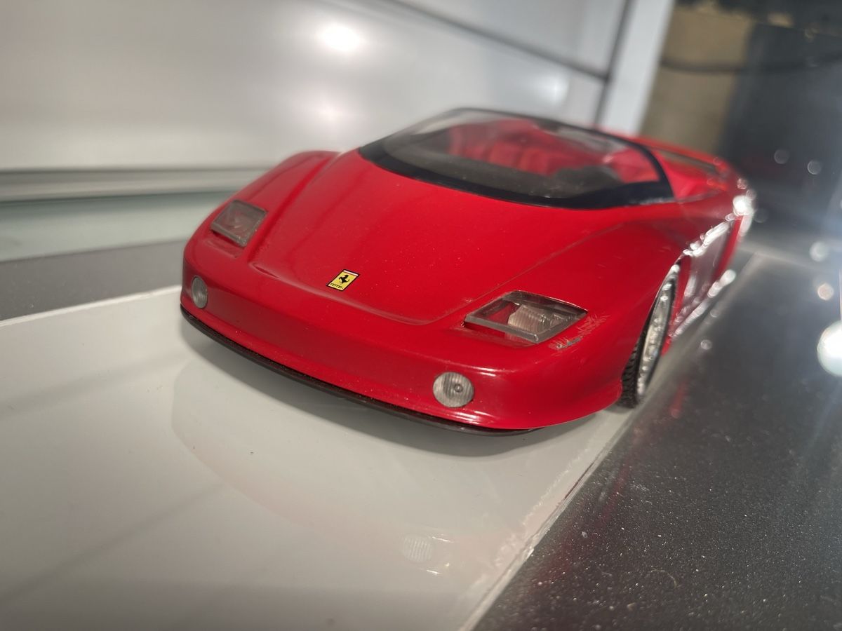 Revell Modellini d'auto: Ferrari Mythos Modellauto 1:18, Revell – Usato da Siebnen venduto da speedy63 1