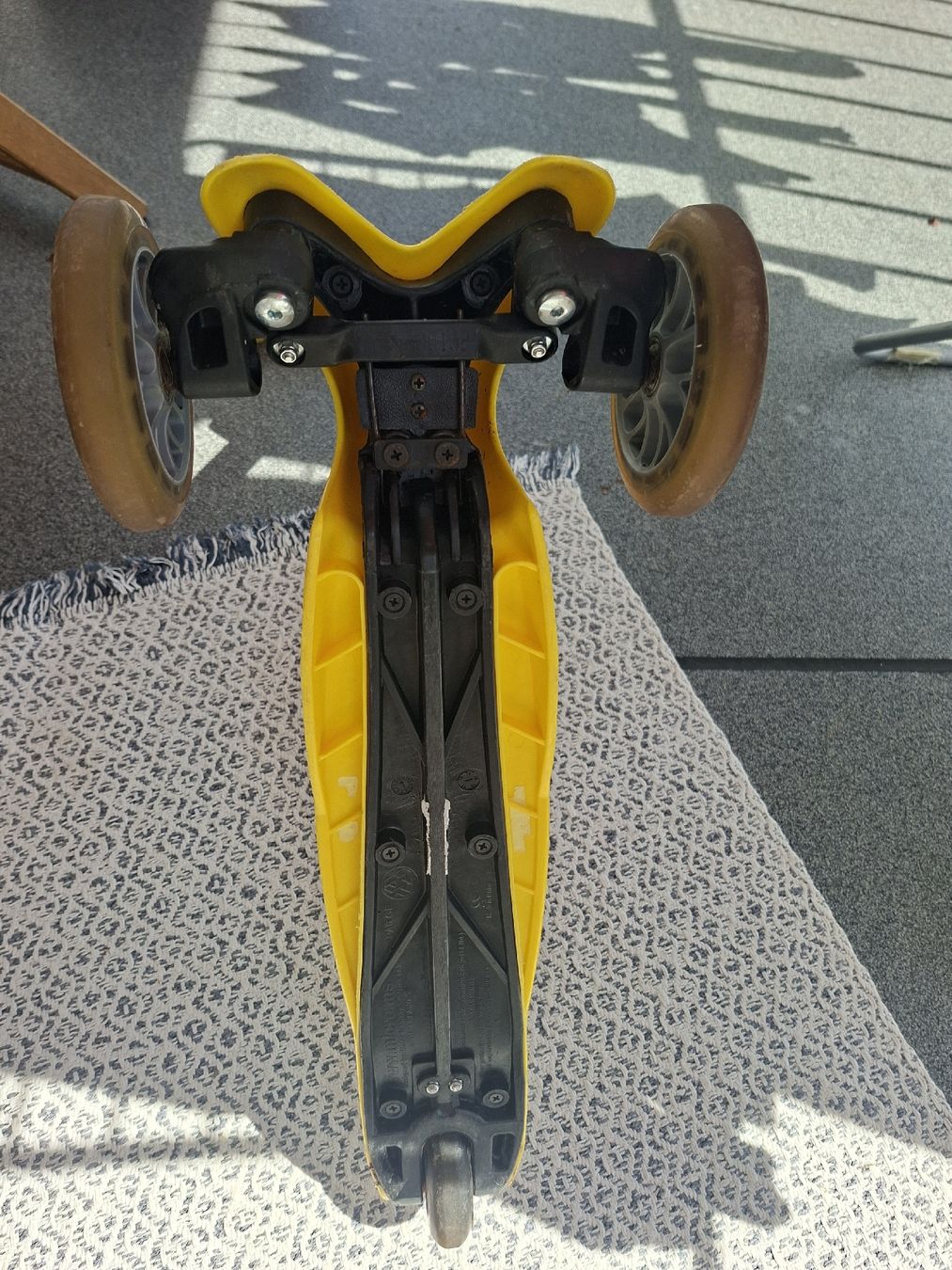 Micro Kickboard: Mini Micro Scooter Yellow – Gebraucht aus Zürich von Schlaef 3