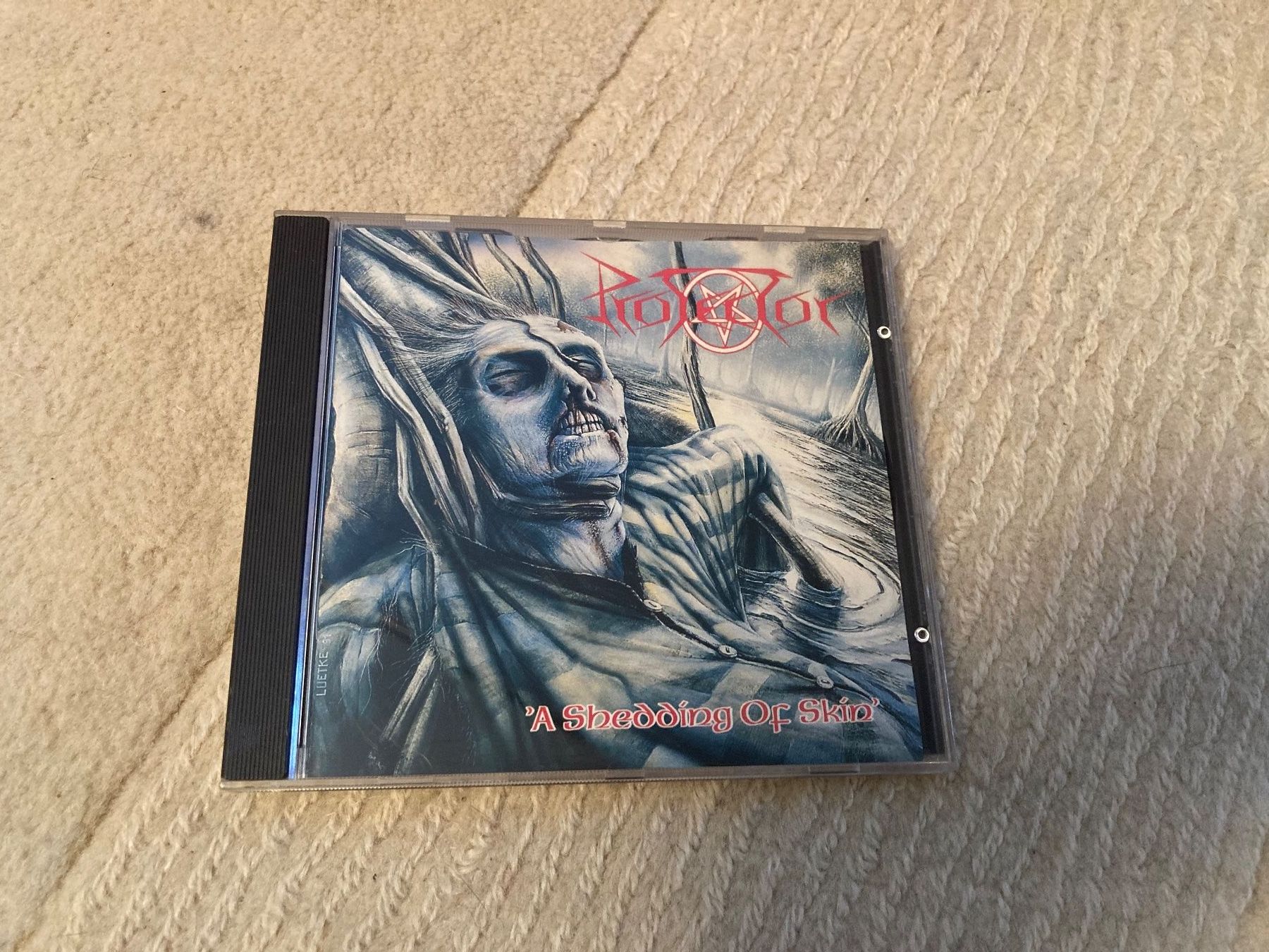 CD: Protector CD A Shedding Of Skin, Original 1991 – Usato da Wagenhausen venduto da Novafreund283