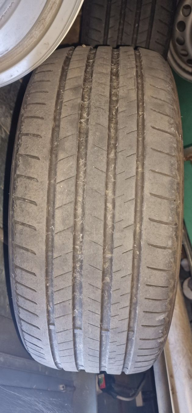Bridgestone Pneumatici & Ruote complete: Bridgestone 245/40R21 – Usato da büetigen venduto da sonomic