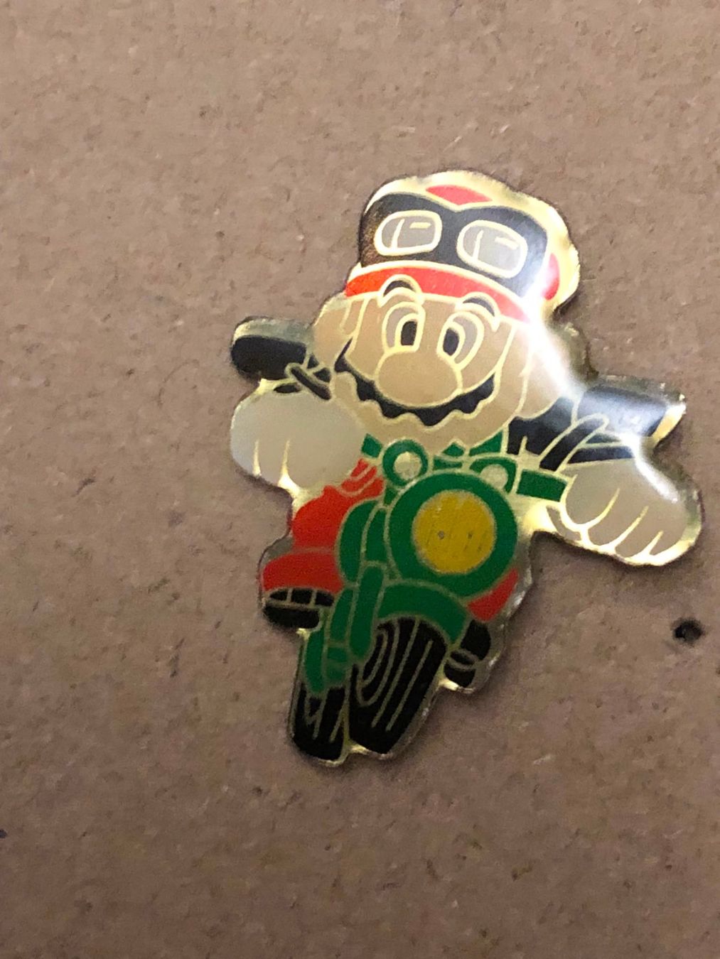 Nintendo Plaketten & Abzeichen: Vends Pins Mario Bros – Gebraucht aus Corpataux von pfi_27t6