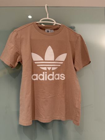 Adidas T-Shirt, Beige mit Logo, Top Zustand, Gr. S