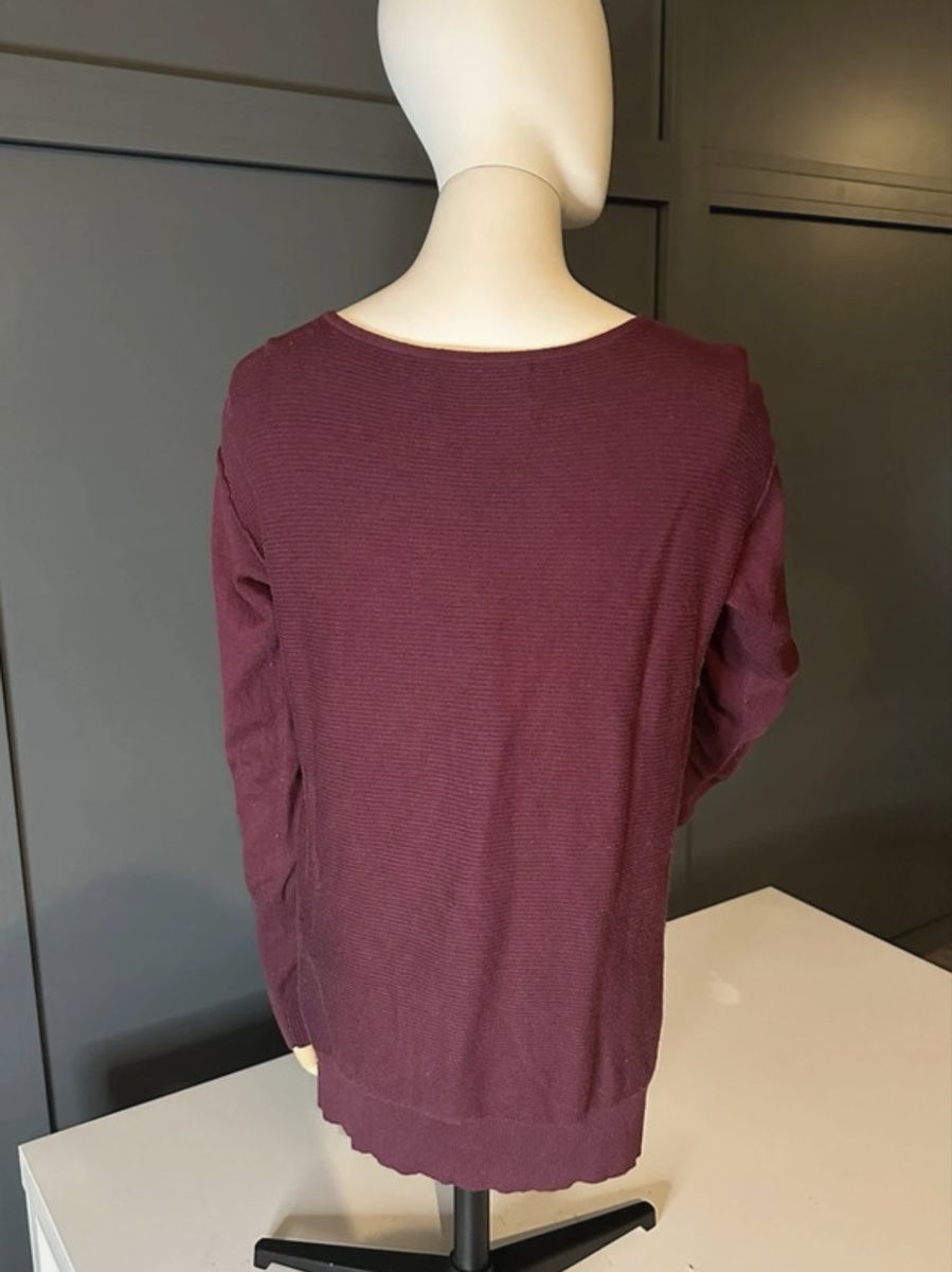 Pullover & Sweatshirts: Pull en maille bordeaux doux S peu porté – Gebraucht aus Montreux von luc_w7cx 2