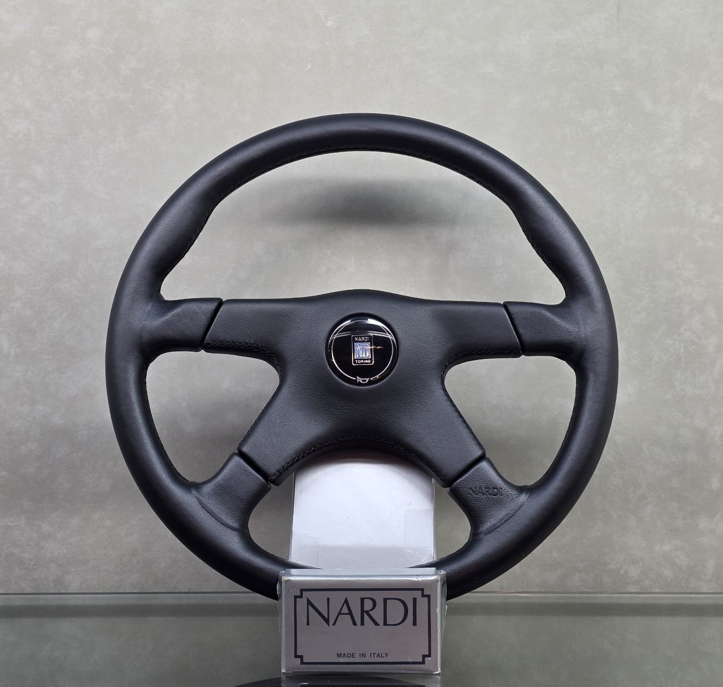 Tutti pezzi di ricambio auto: Nardi Lenkrad Gara 4/4 Leder – Nuovo e nell'imballaggio originale da Eich venduto da Deltamotor