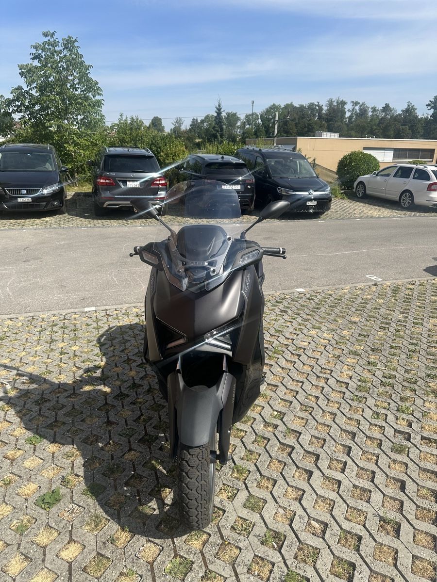 Yamaha Scooters: Yamaha XMAX 300 Tech MAX 2025 – Neu (gemäss Beschreibung) aus Granges-Paccot von Vendeur1700 2
