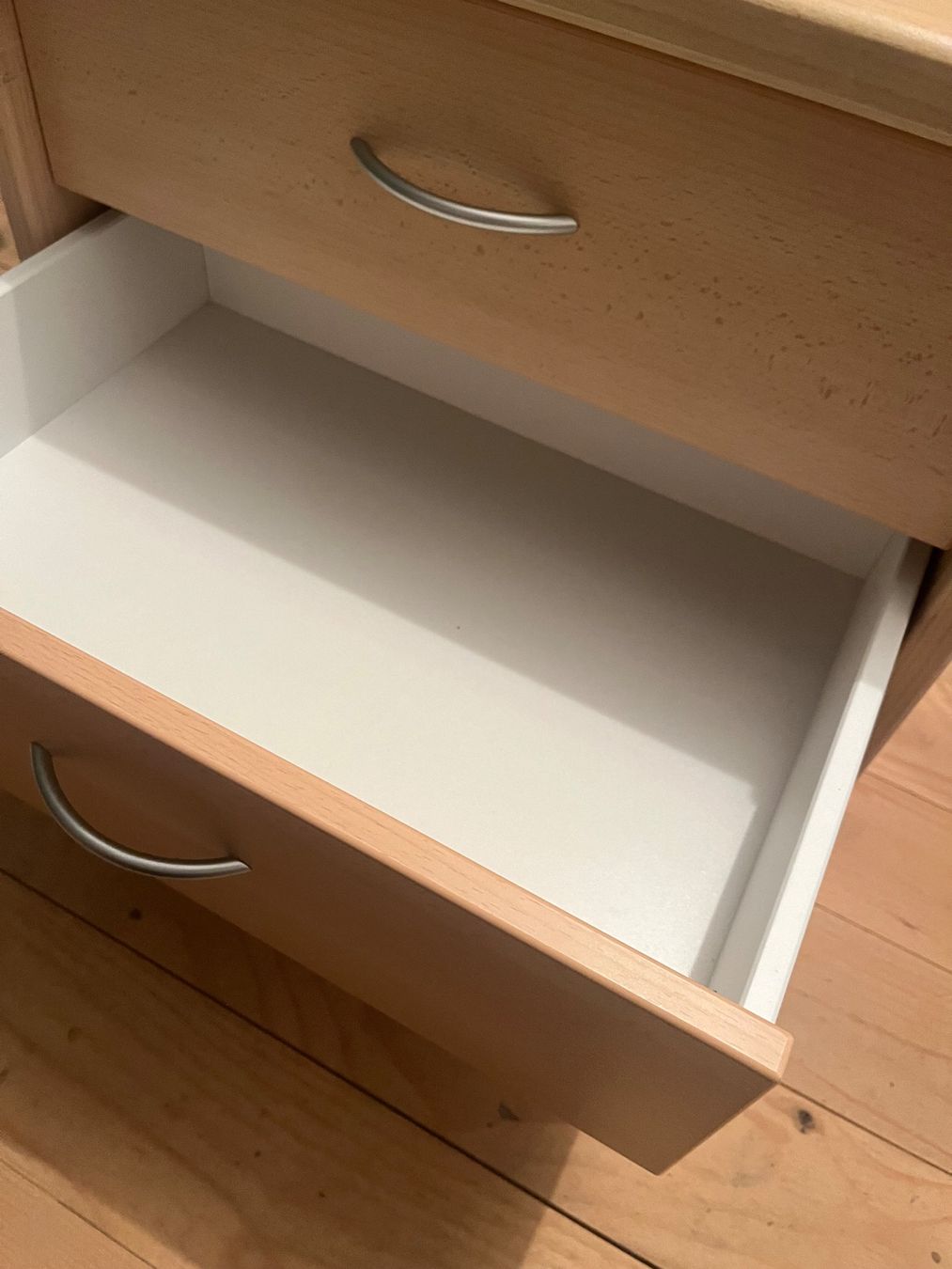 Pfister Cassettiere: Pfister Kommode/Nachttisch – Usato da Gurmels venduto da sar_znc6 3