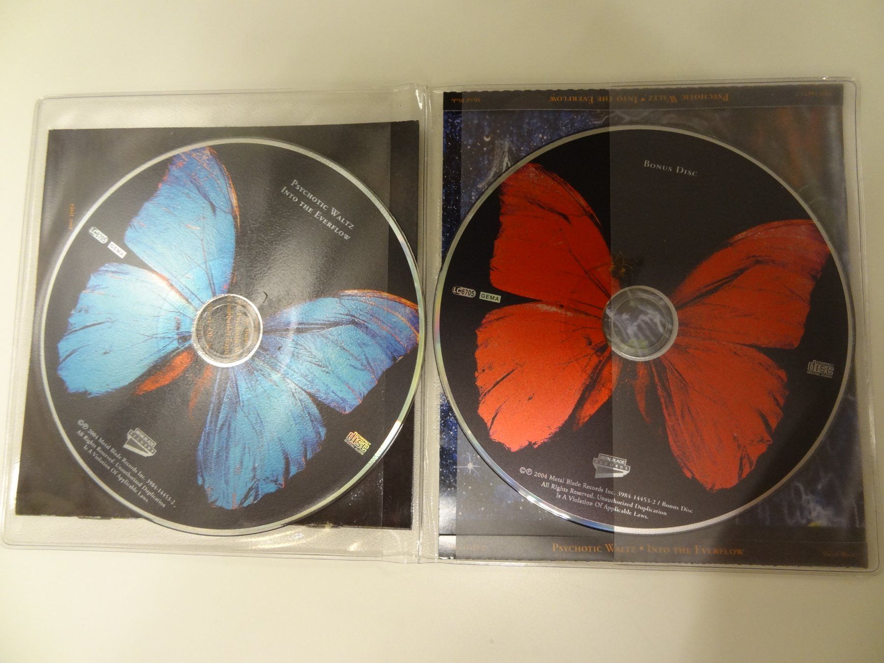 CDs: Psychic Waltz - Into the Everflow - 2 CDs – D'occasion à luzern par musicandart 2
