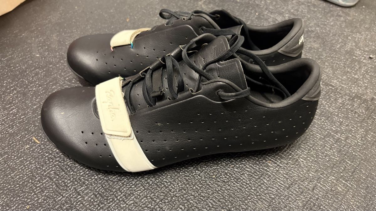 Rapha Scarpe da uomo: Rapha Carbon Rennradschuhe schwarz Grösse 42 – Usato da Hinwil venduto da MattyT17 1