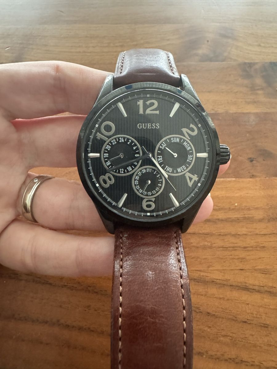 Guess Uhren: Guess Herrenuhr mit Lederarmband – Gebraucht aus Luzern von anavuk 1