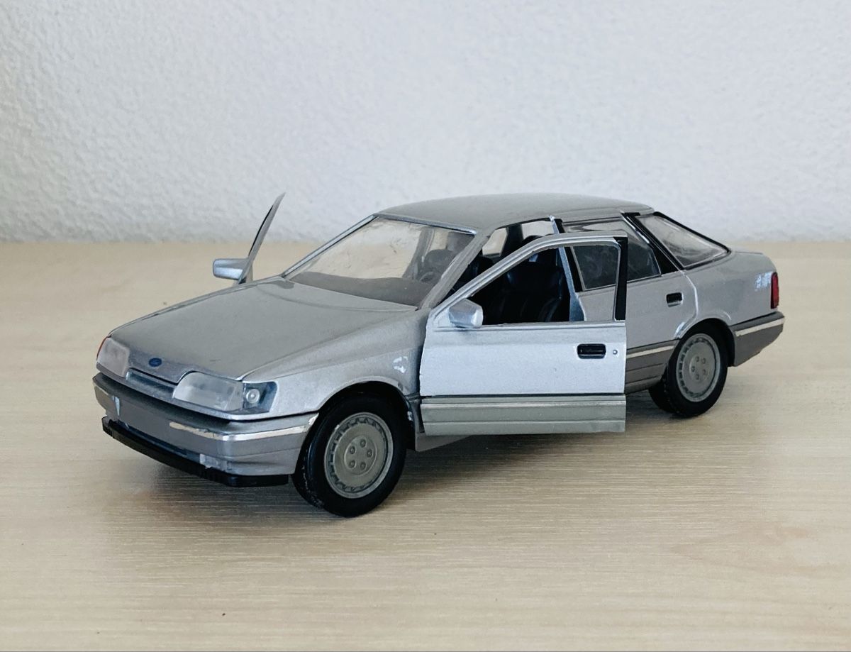 Ford Modellini d'auto: Ford Scorpio 2.8i Ghia – Usato da Einsiedeln venduto da Fundgrube59 1