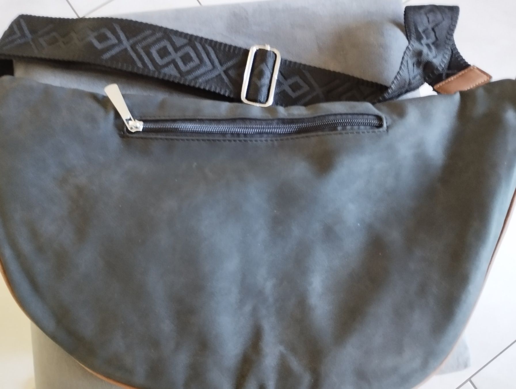 Taschen für Damen: Grosse Bauchtasche – Gebraucht aus Zollikofen von zr65 2