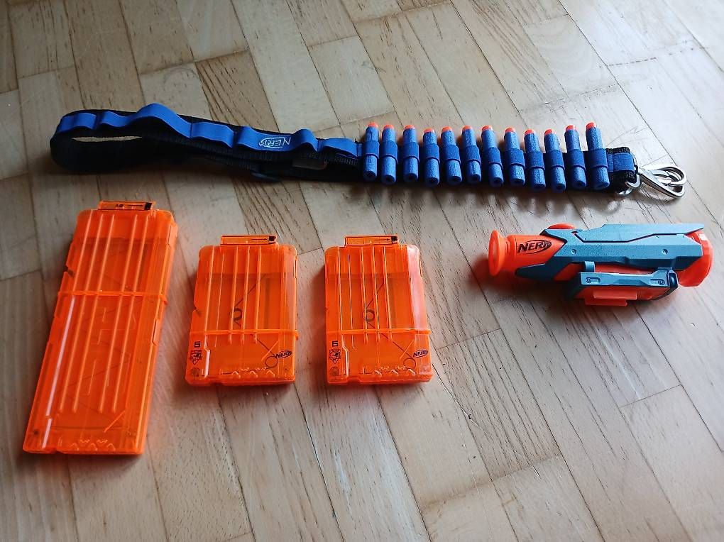 Giocattoli: Komplettes Nerfset mit Zubehör – Usato da Schwyz venduto da gappy01 4