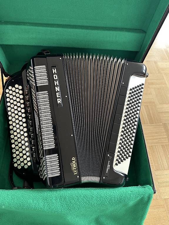Strumenti musicali: Hohner Fortuna IV S de Luxe   – Usato da Birmensdorf ZH venduto da Bazillus71