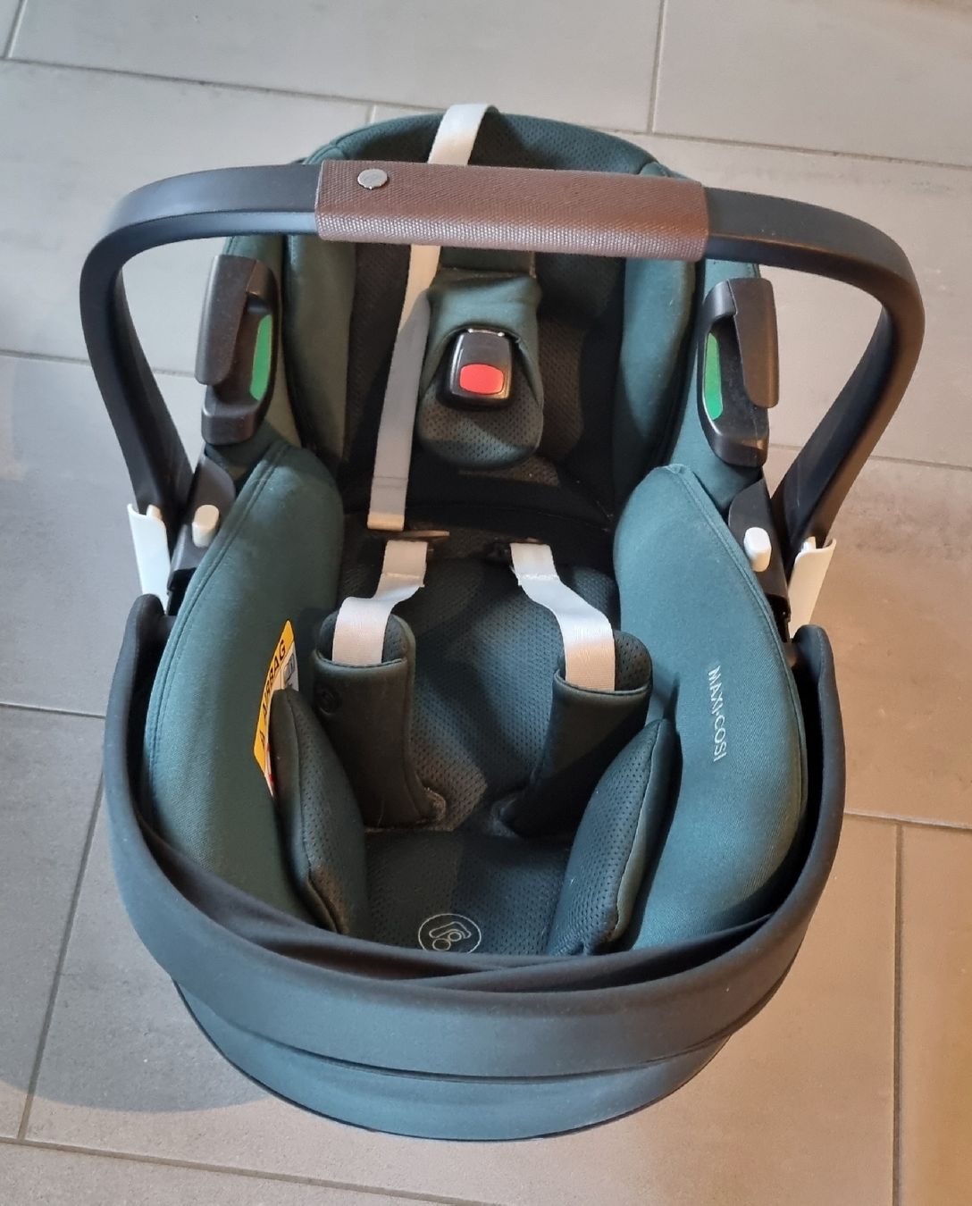 Maxi-Cosi Seggiolini per auto: Maxi Cosi Babyschale mit Isofix 360° – Usato da Fahrwangen venduto da Agnar 1
