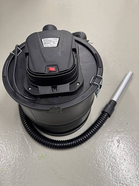 Aspirapolveri & Accessori: Aschensauger – Usato da Schlatt ZH venduto da sar_l5d5