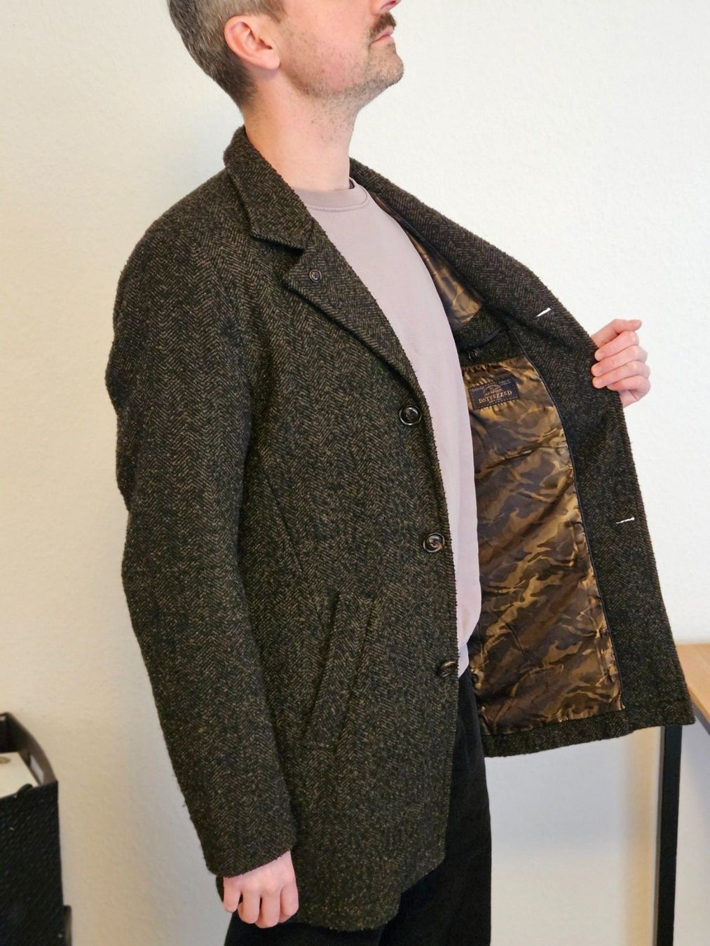 Cappotti: DSTREZZED Mantel Size L – Usato da Zürich venduto da Swisswizard 3