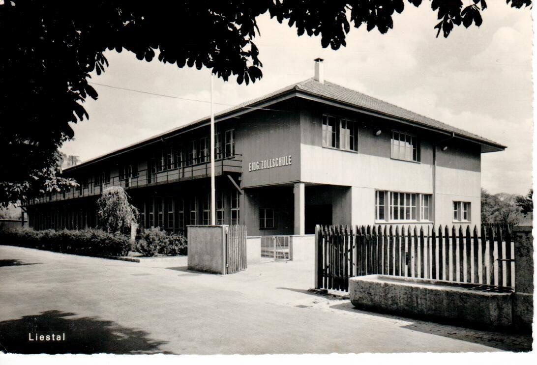 Cartoline postali: Liestal - Eidg. Zollschule – Usato da Wolhusen venduto da Curver9