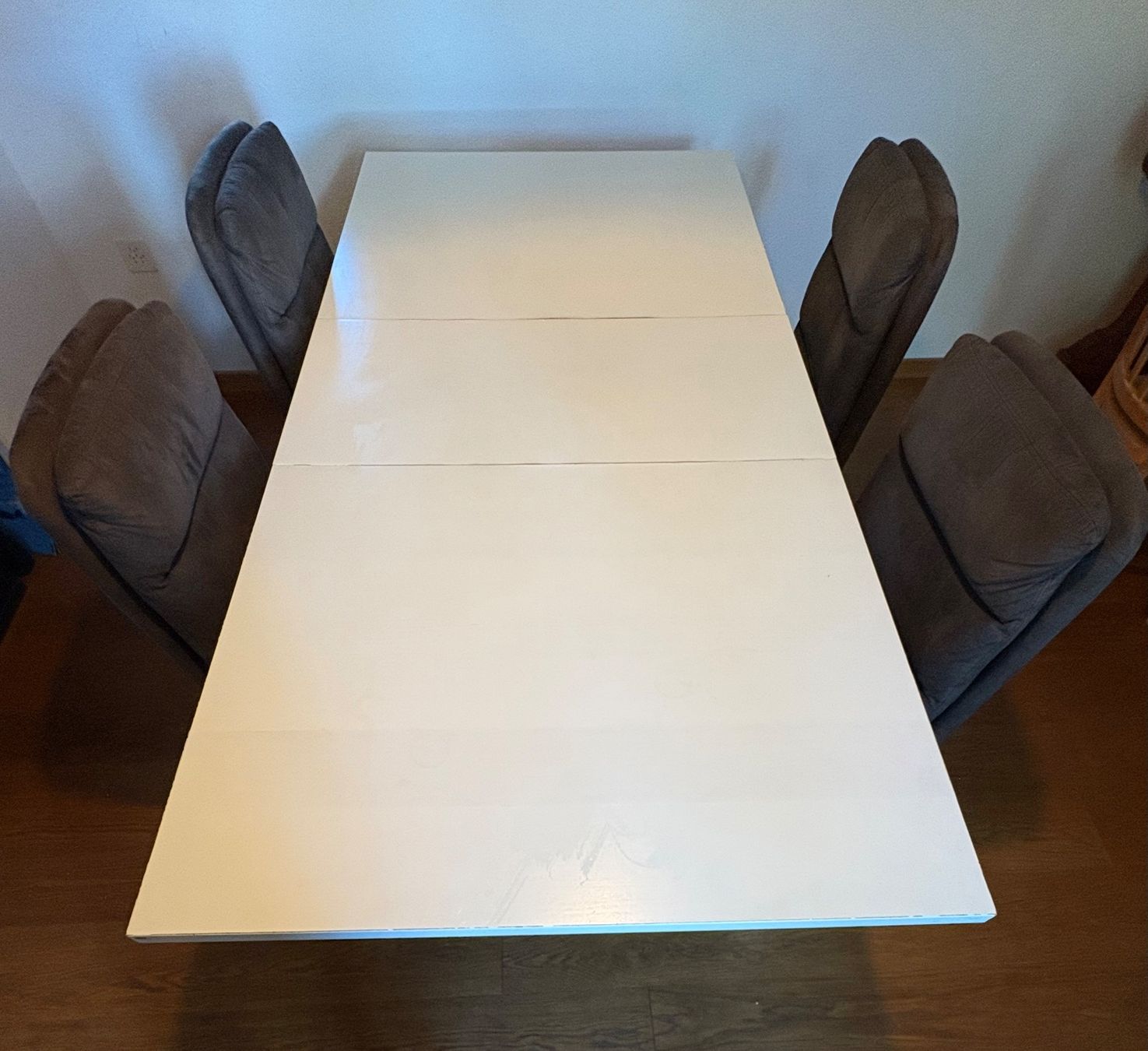 Jysk Set di tavolo e panche: Vier JYSK-Esszimmerstühle mit ein IKEA-Tisch gratis – Usato da Othmarsingen venduto da shi_z6zz